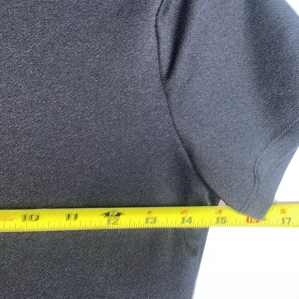 ✨Black baby tee with adorable back cut out! - Picture 6 of 7